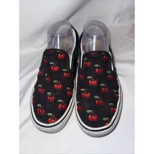 Vans off the walls classic‎ slip on Cherry embroidered design Wm 6.5